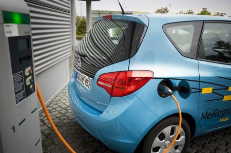 Elektroautos als rollende Energiespeicher