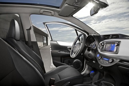 Toyota Yaris Hybrid Innenraum
