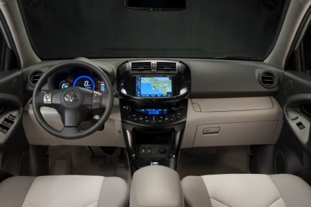 Toyota RAV4 EV Innenraum