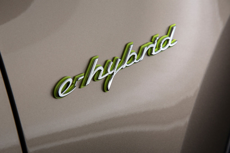 Porsche Cayenne S E-Hybrid Logo Emblem